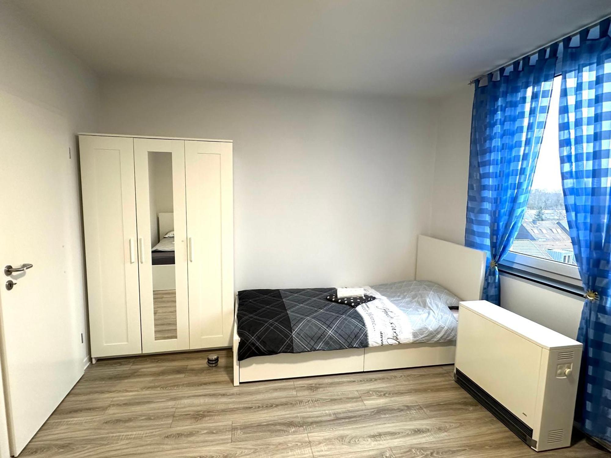 Olis Appartement In Нойс Екстериор снимка